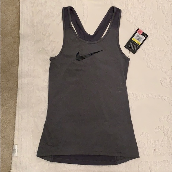 gray nike tank top
